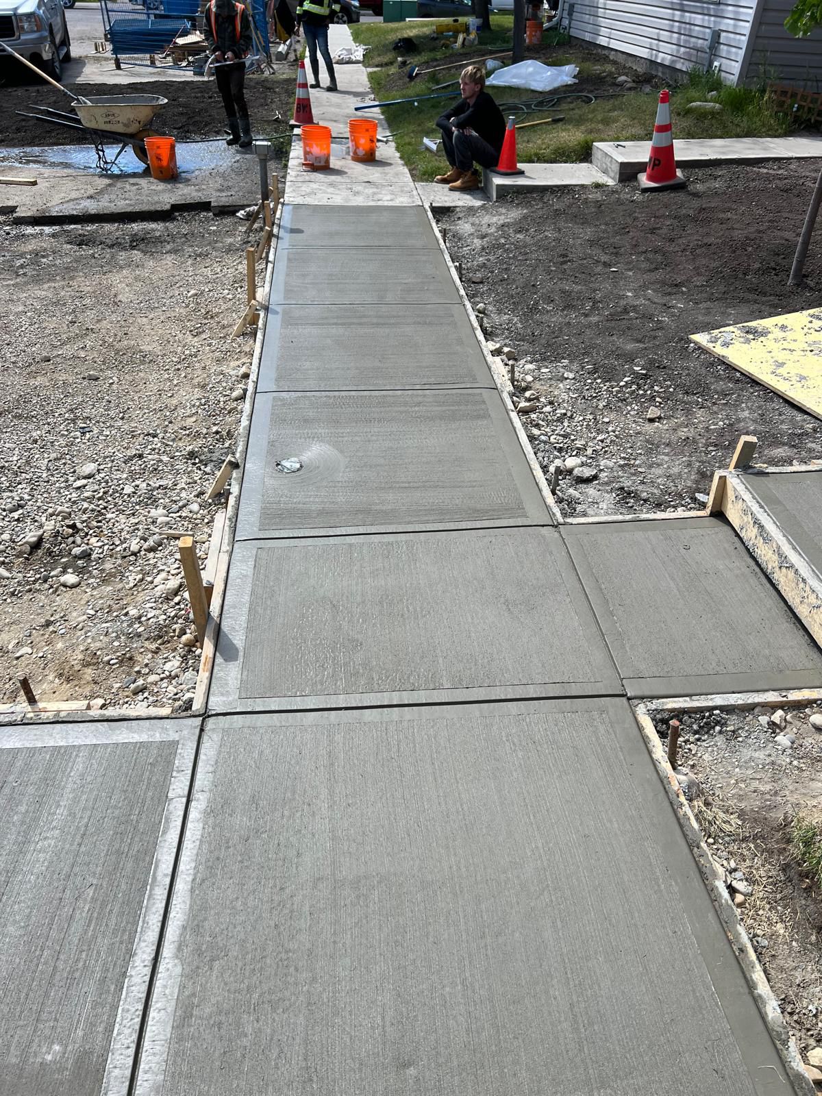 Concrete driveway in Calgary